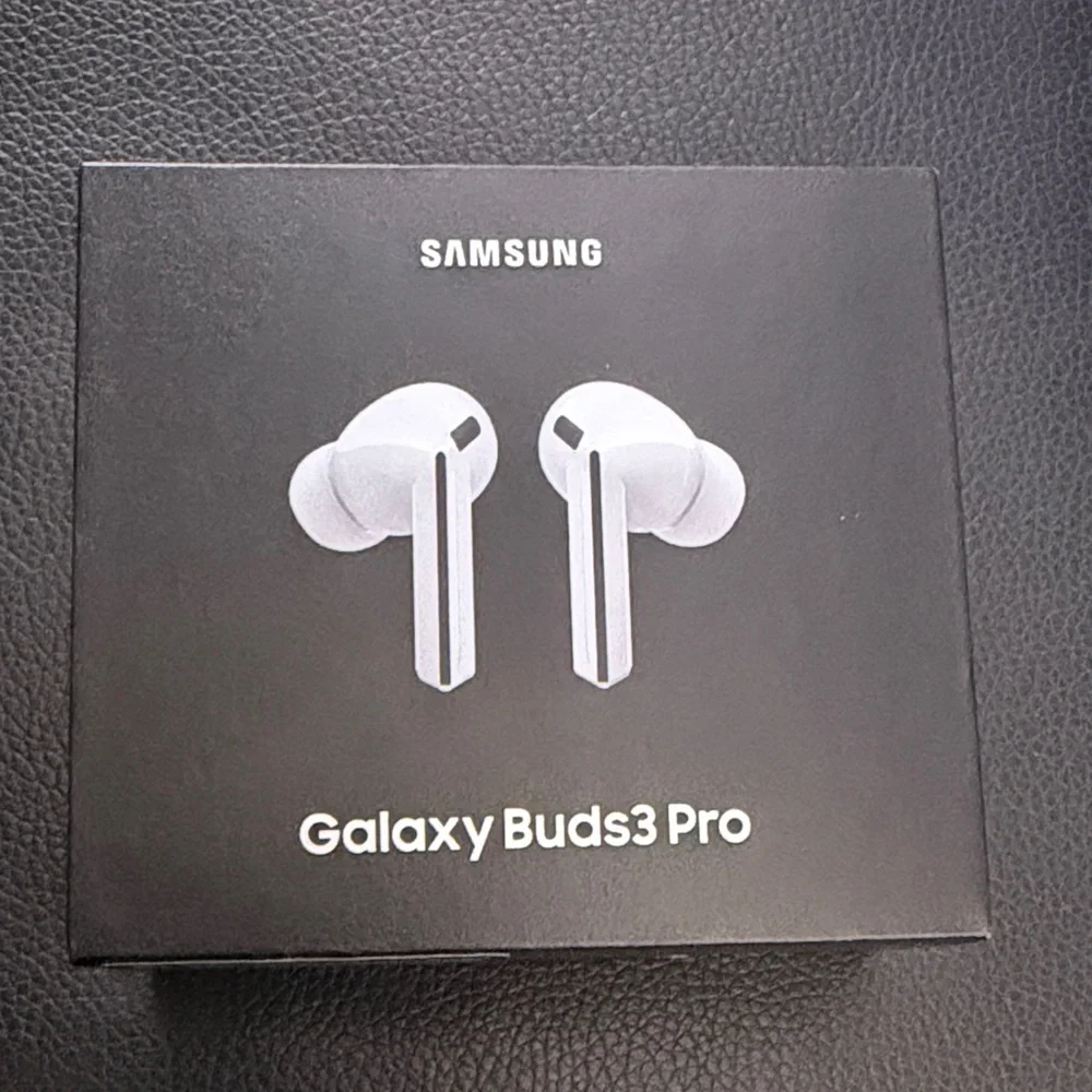 Samsung Galaxy Buds3 Pro in White